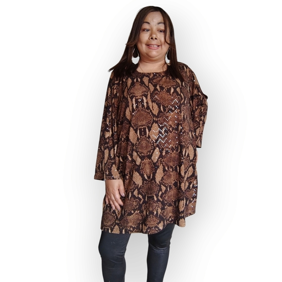 Susan Graver Susan Graver Brown Animal Print Sequin Top LX - 2X - Picture 4 of 11